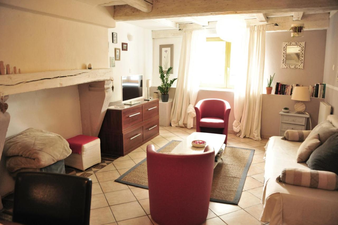 Appartement T2 Sur Place Tranquille Avec Camera Mety Exteriér fotografie